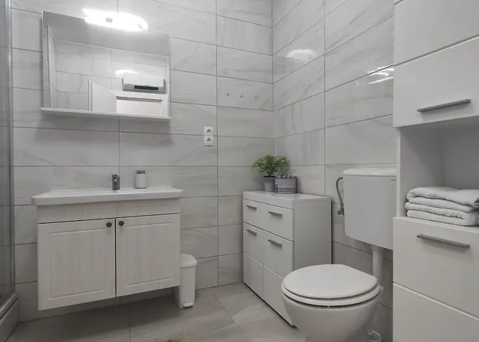 Gold And Silver Apartment *