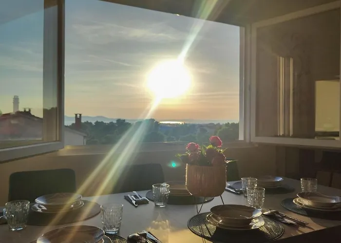 Gold And Silver Apartment *