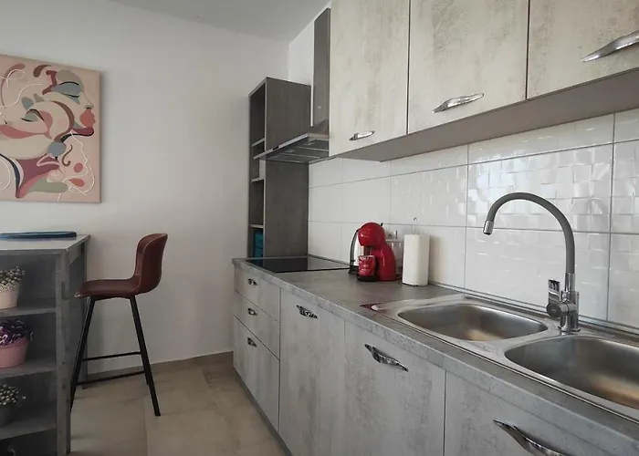 Gold And Silver Apartment *